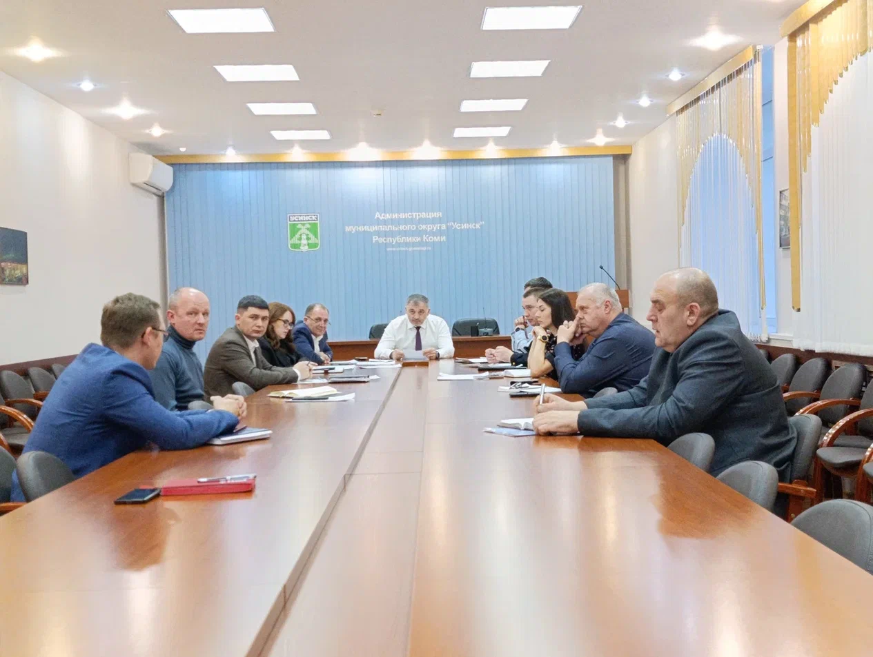 Камеры на переездах и новые знаки: в Усинске усилили безопасность дорожного движения.