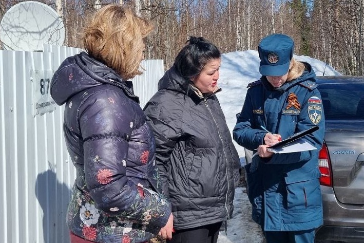 Усинским дачникам напомнили правила пожарной безопасности.