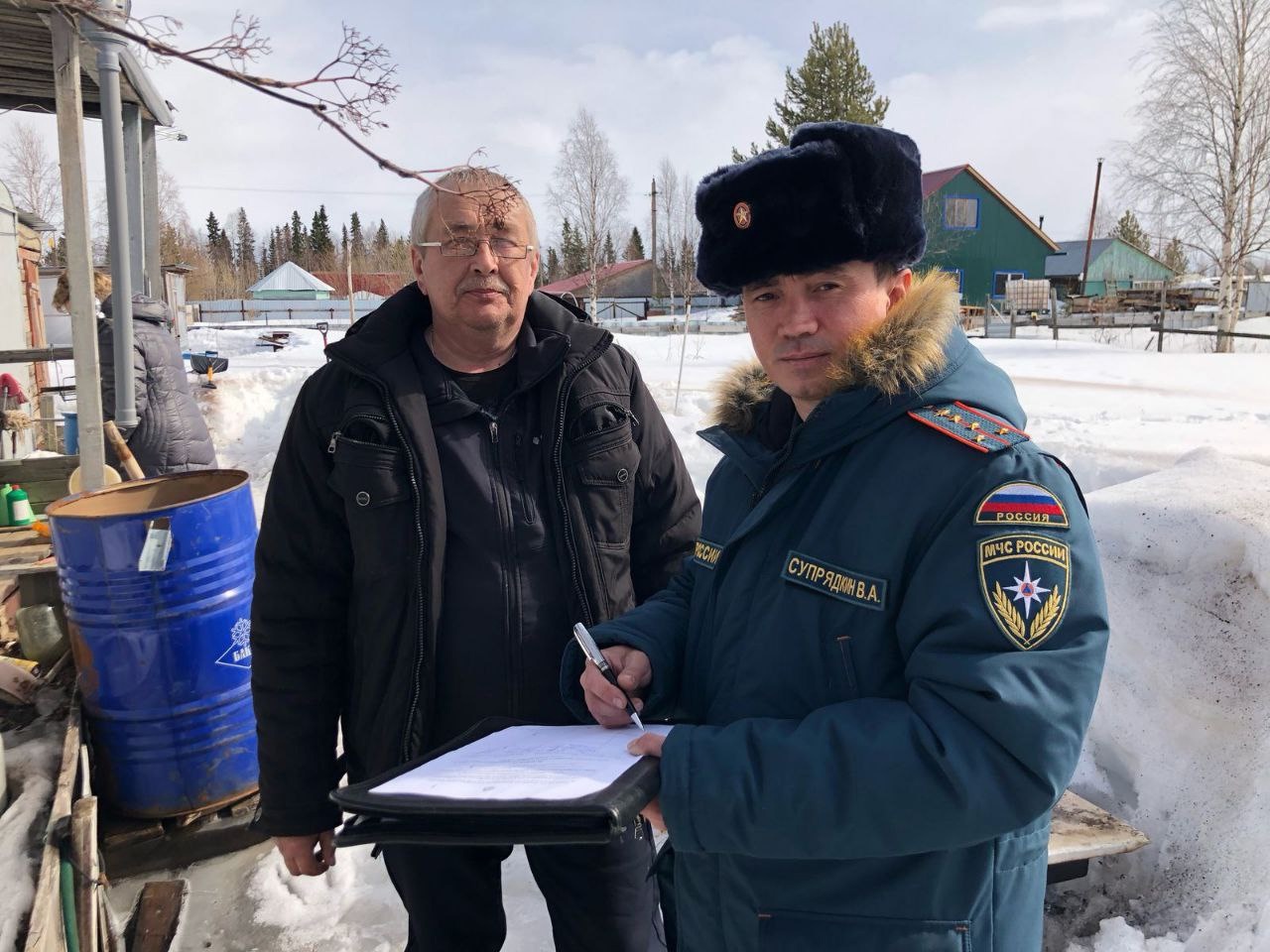 Усинским дачникам напомнили правила пожарной безопасности.
