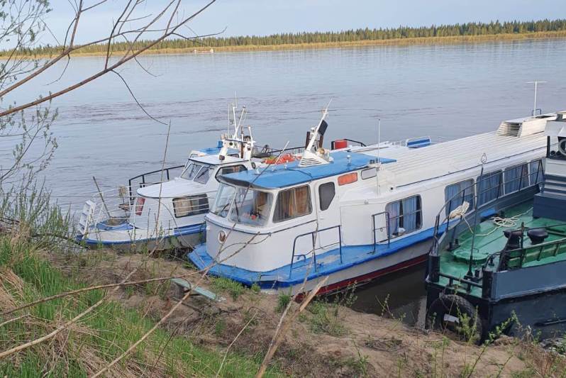 С 21 июня в отдалённые сёла и деревни начали ходить теплоходы «Светлый» и «Николай Горный».