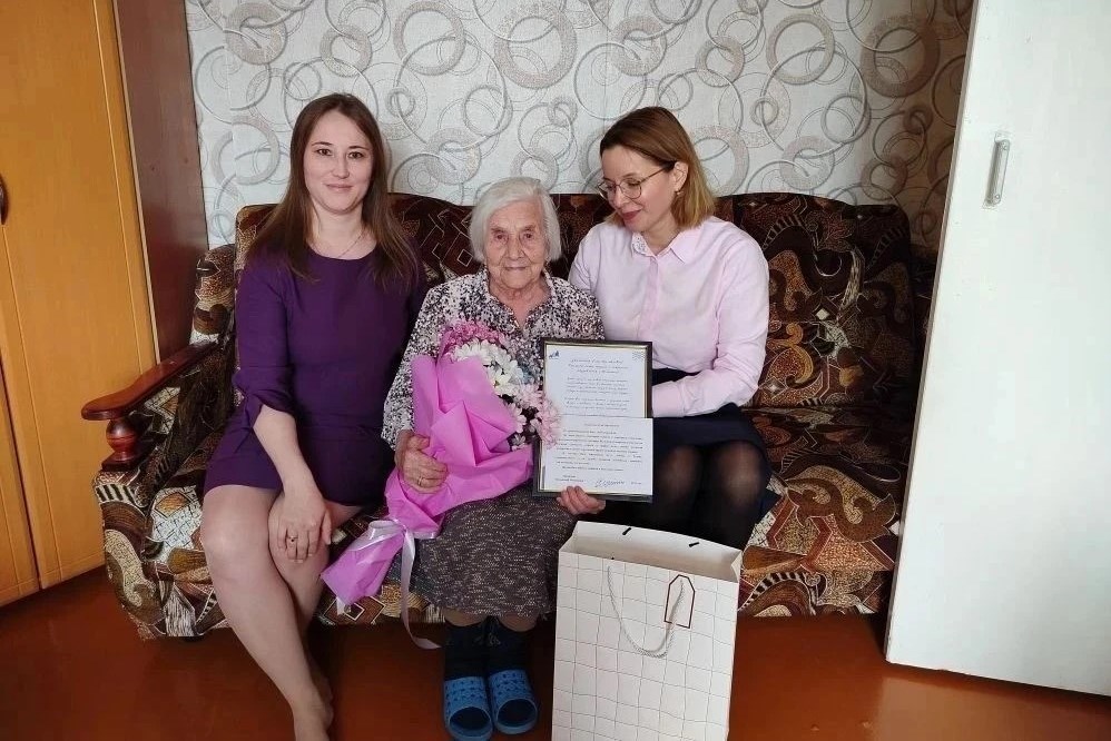 Николай Такаев представил нового руководителя администрации села Усть-Уса.