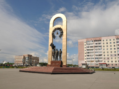 Памятник-мемориал «Защитникам Отечества».
