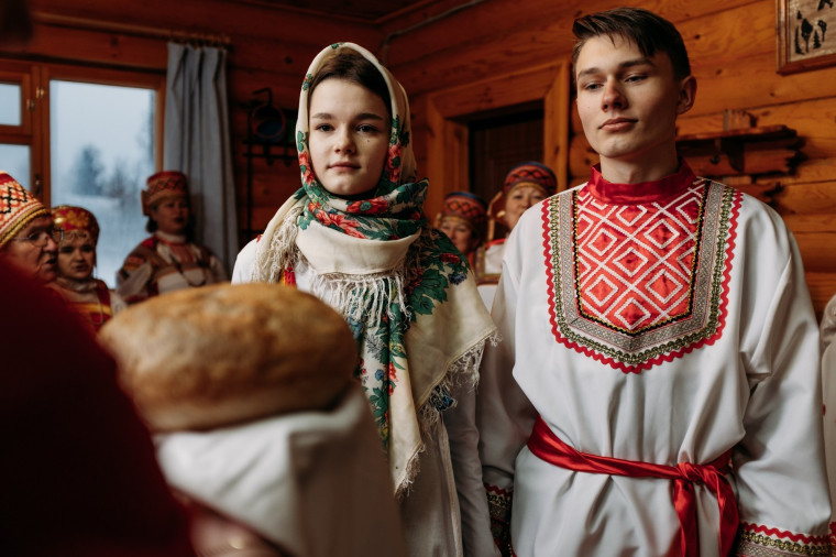 «Семья – богатство Коми края»: многодетные семьи расскажут о своем роде, традициях и увлечениях в республиканском конкурсе. «Семья – богатство Коми края»: многодетные семьи расскажут о своем роде, традициях и увлечениях в республиканском конкурсе.