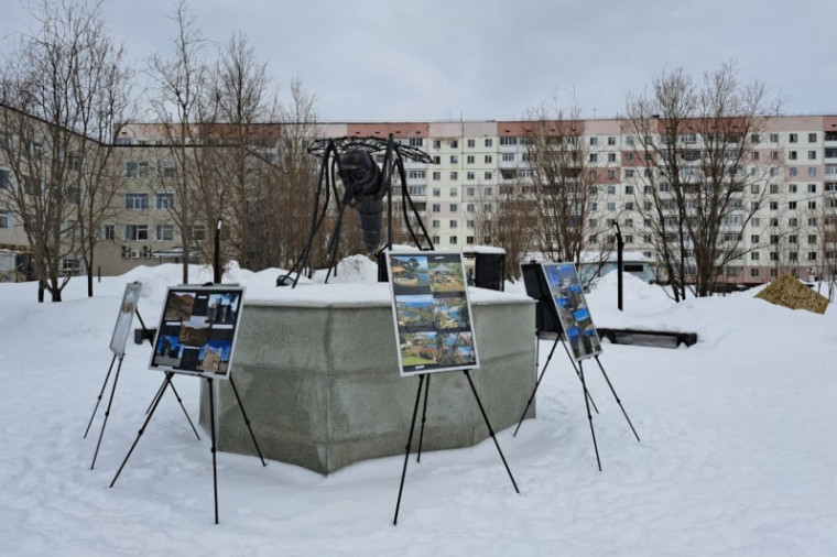 В студенческом сквере сегодня прошла фотовыставка «10 лет пешком по Крыму».