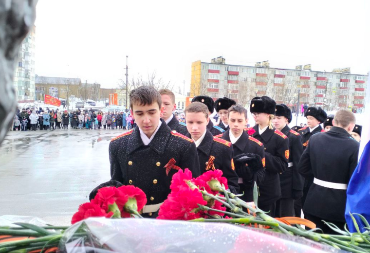 В Усинске отдали дань памяти героям Великой Отечественной войны. В Усинске отдали дань памяти героям Великой Отечественной войны.