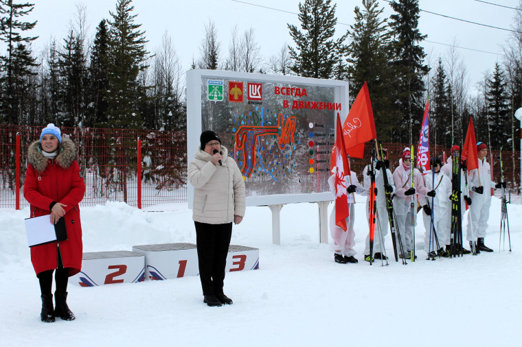 Сегодня в XLIII Открытой Всероссийской массовой лыжной гонке «Лыжня России» более сотни усинцев вышли на старт. Сегодня в XLIII Открытой Всероссийской массовой лыжной гонке «Лыжня России» более сотни усинцев вышли на старт.