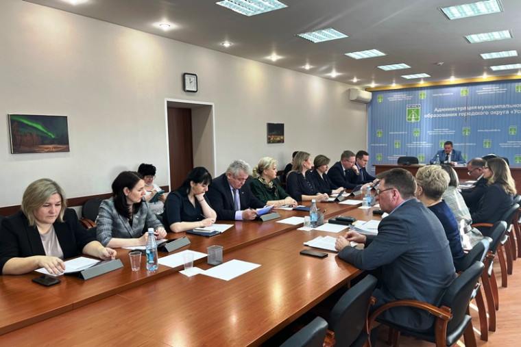 Депутаты Совета приняли Устав муниципального округа «Усинск». Депутаты Совета приняли Устав муниципального округа «Усинск».