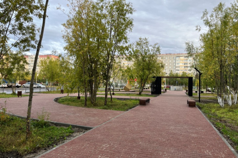 Благодаря национальному проекту «Жильё и городская среда» в Усинске благоустроили более десяти общественных территорий.