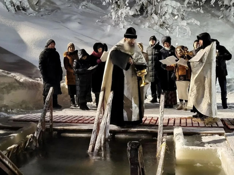 Усинцы празднуют Крещение Господне.
